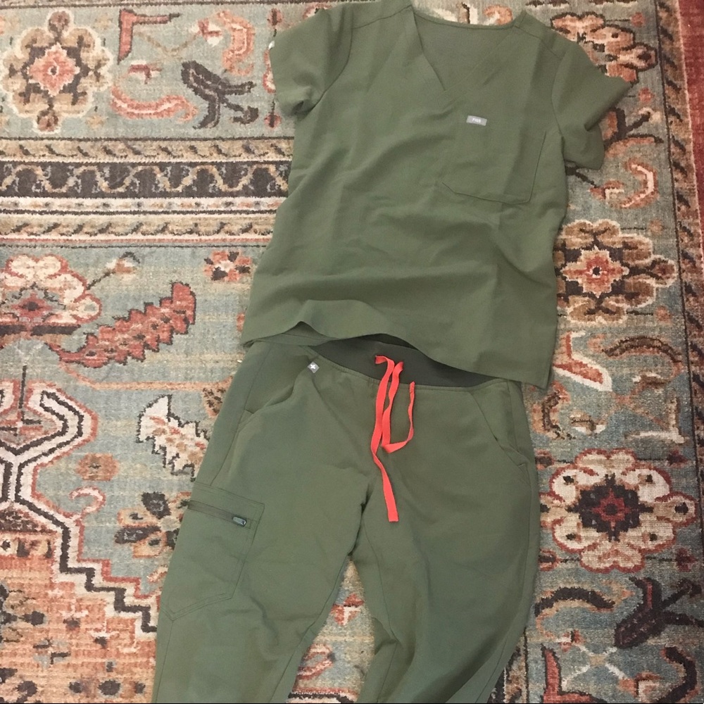 Figs Olive XS/S Scrub Set